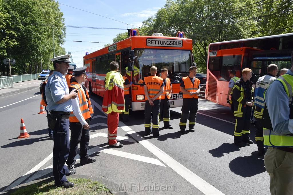 VU Schulbus Taxi Severinsbruecke Rich Innenstadt P09.JPG - Miklos Laubert